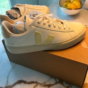 Brand New Veja Leather Campo Sneakers